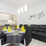 Danica דירה *
