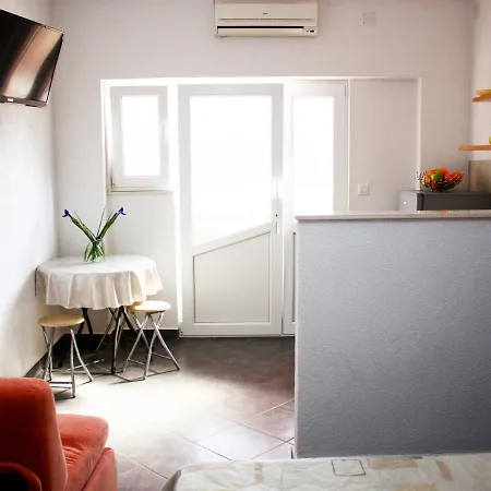 Apartment Danica Grebastica